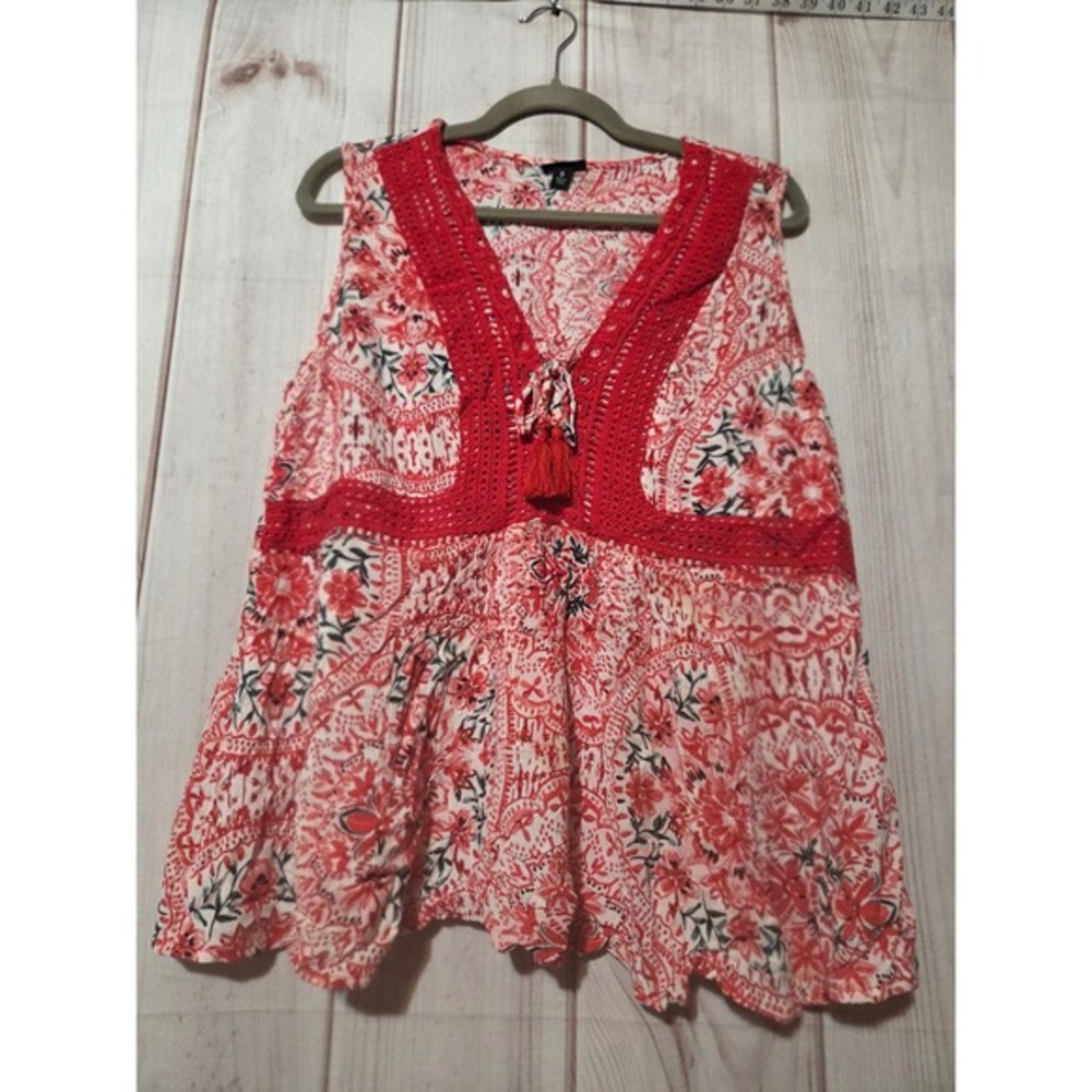 Torrid 0 Red White Floral Medallion Crochet Lace Tassel Babydoll Shirt Size‎ LG